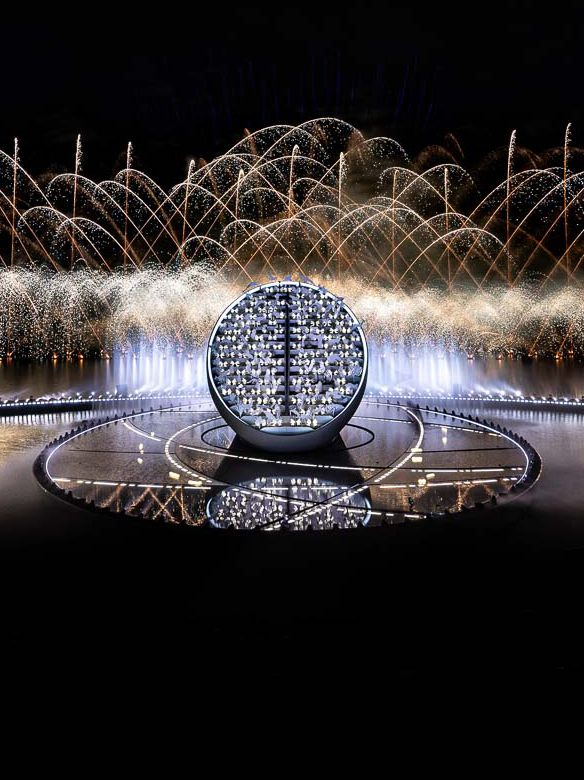 Calculating stability and mooring of a 19 meter high rotating disc shaped stage set in the turquoise waters of Hatta Dam.