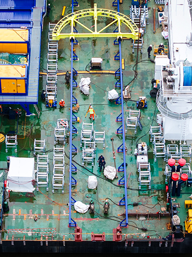 Cable repair vessel Curo